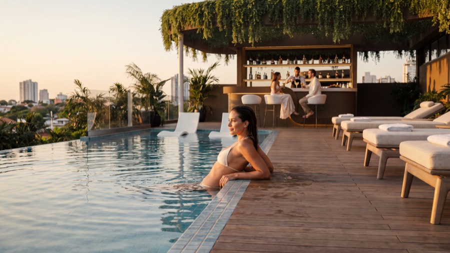 Piscina y solárium de CIVIS XV